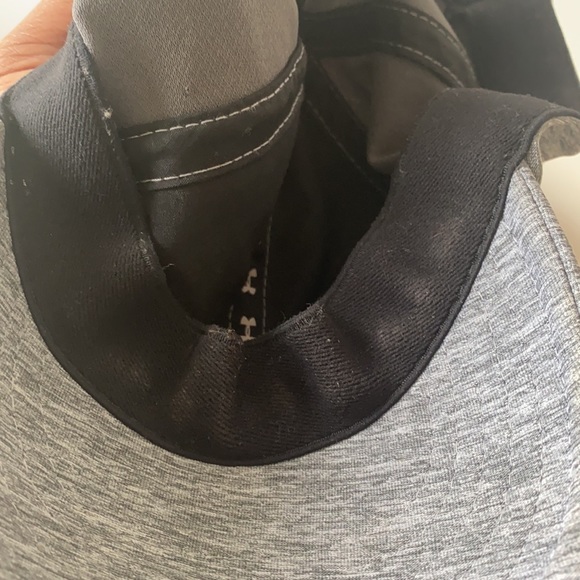 Under Armour Hat - Picture 5 of 5